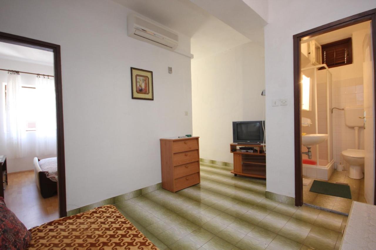 Apartment Savar 8079A Brbinj Bagian luar foto